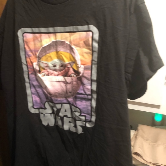 Star Wars Baby Yoda Tee-  692 *tee deal $25 or $20 w/offer - Picture 4 of 4